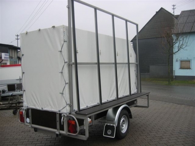 Kastenanhänger mit seitlichem Fenster-Transportgestell